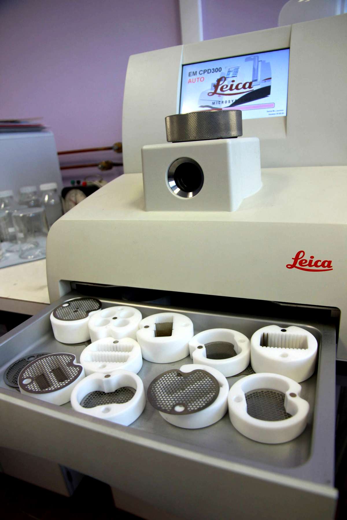 Leica EM CPD 300